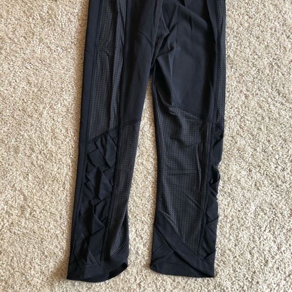 Lululemon Var-City Crop Leggings - Picture 5 of 5